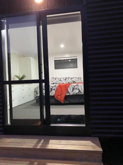 Bombay Hills Modern Retreat Apartment Auckland Bagian luar foto