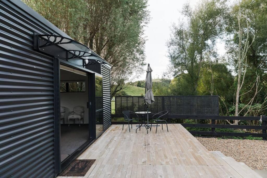 Bombay Hills Modern Retreat Apartment Auckland Bagian luar foto