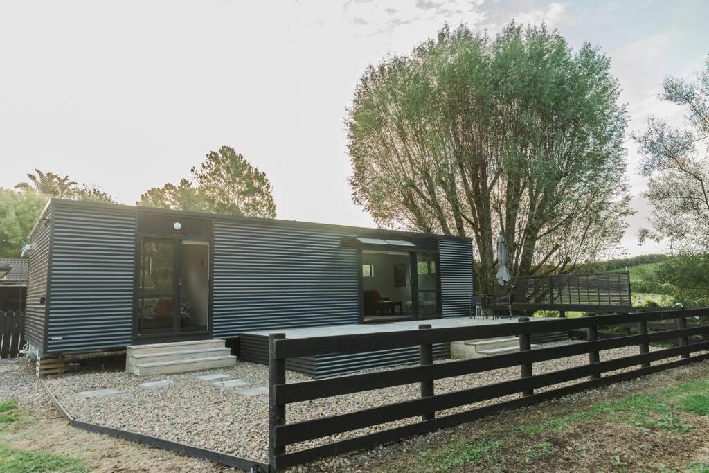 Bombay Hills Modern Retreat Apartment Auckland Bagian luar foto