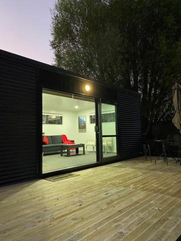 Bombay Hills Modern Retreat Apartment Auckland Bagian luar foto